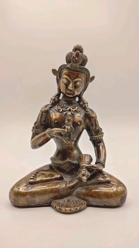Buddhistische bronzefigur tara - bronzefigur,